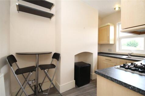 Winfrith Roads, London, SW18 photo 3