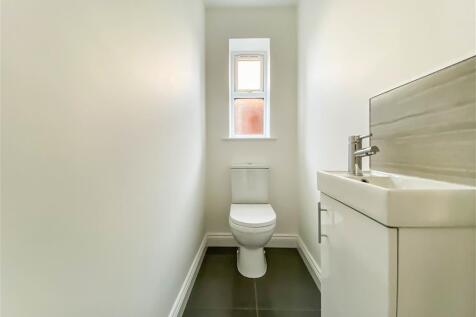 Cloakroom/wc