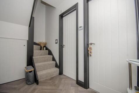 Entrance hall.jpg