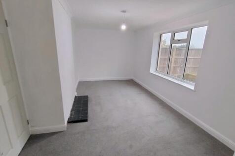 Knaton Road, Carlton-in-Lindrick, Worksop, S81 photo 5