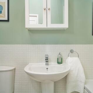 Main family bathroom