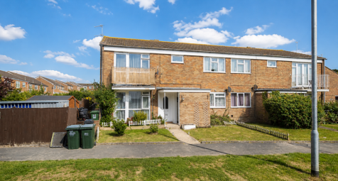 2-bed flat on Larkspur Drive, Eastbourne, £1,175/mo