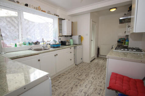 3 double bed semi-detached house for sale Victori