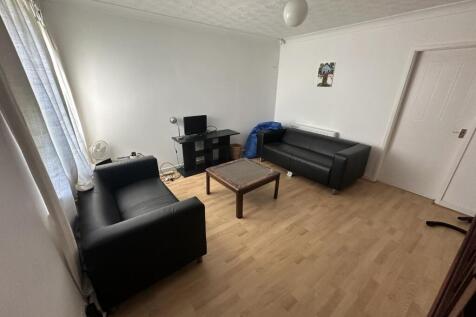 Greton Close, Longsight, £135pppw photo 2