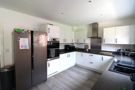 Kitchen1.JPG