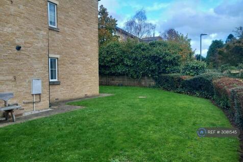 Communal Side Garden