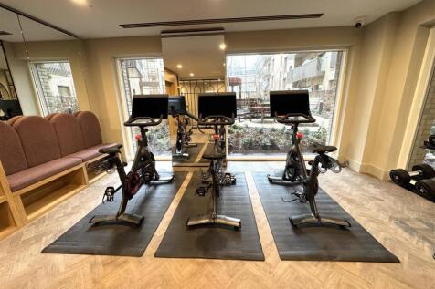 Peleton Room pic 9.jpeg