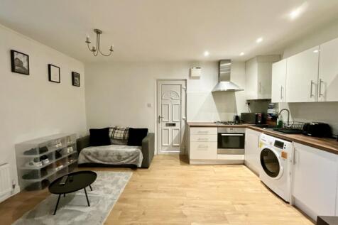 Open plan living/kit