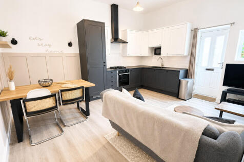 Kitchen living ro...