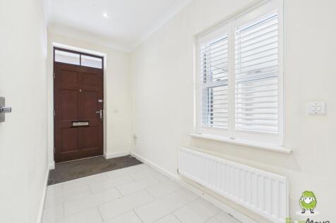 EweMove Estate Agents Basingstoke -Rockbourne Road