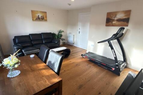 Mars Drive, Wellingborough, NN8 photo 4