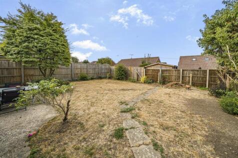 8 Frymley View, Windsor SL4 5TA4.jpg