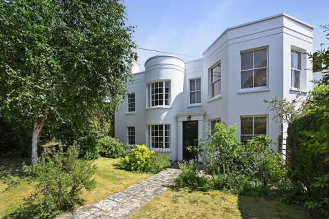 Loughton, IG10 - property photo
