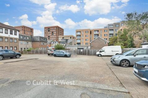 Driveway/Parking