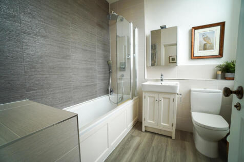 Main Bath 