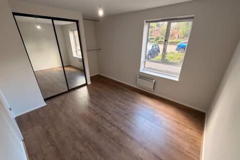 Barnston Way, Hutton, Essex photo 5