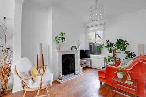 02-1b1aJHPropWorld - 139 Perry Rise - 4-medium.jpg