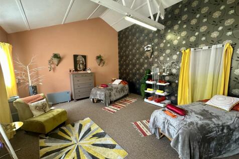 Adjoining Therapy Room