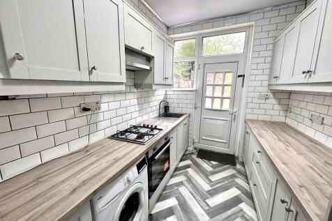 Heaton Road, Paddock photo 3