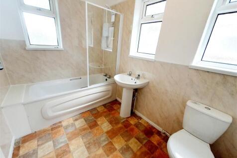 Pytchley Road - Family Bathroom