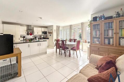 Living Kitchen Diner