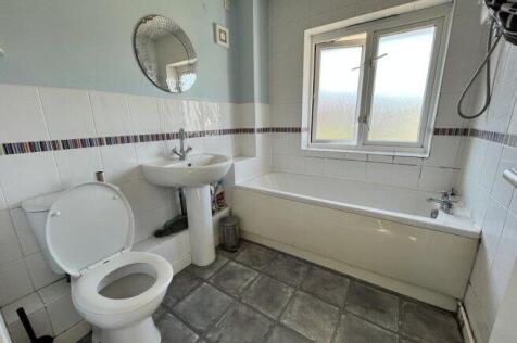 Shelley Way photo 5