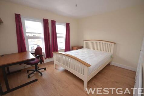 Pitcroft Avenue, Reading photo 5