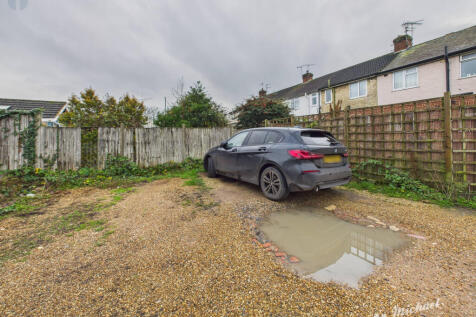 CAM03852G0-PR0501-STILL016