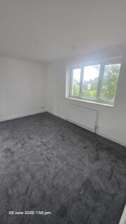 Lochdochart Road, Glasgow, G34 photo 4