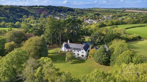 Extensive Grounds 5.14 Acres