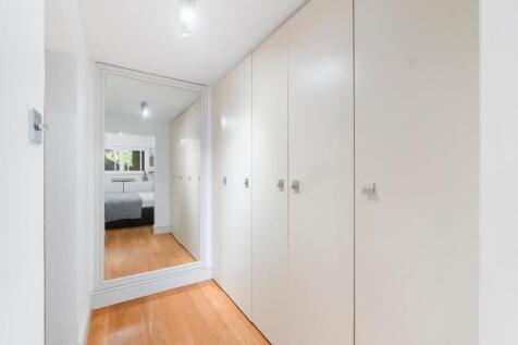Walk-In Wardrobe