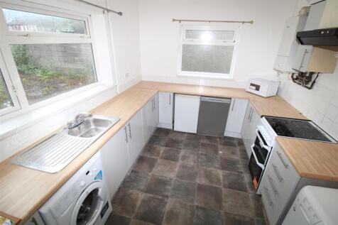 Bright kitchen with ample counter space....
