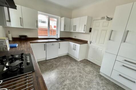 **STUDENTS** Talbot Hill Road, Bournemouth, BH9 photo 4