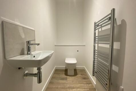 Cloakroom/wc