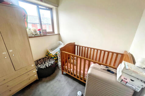 6 Stanifield Lane