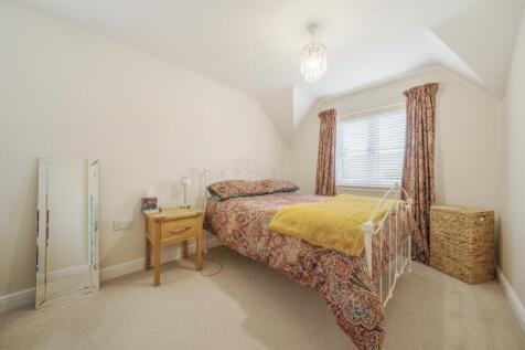 1320039-4-686905dd24812-ARW