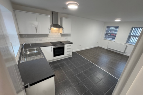 3-bed flat on Cotswold Street, Kensington, Liverpool, £628/mo