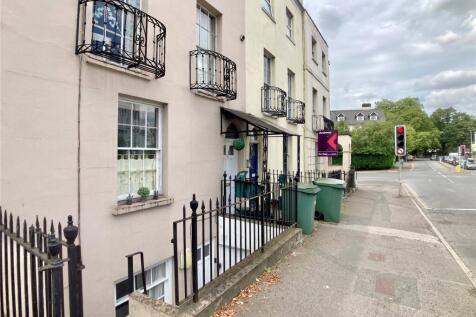 1-bed flat on London Road, Cheltenham, GL52 6HL, £900/mo