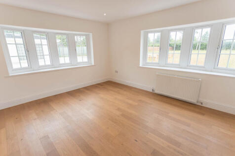 2nd Living room/bedroom 4