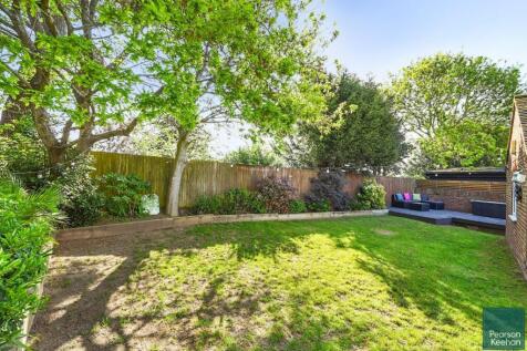 26 Norman Cresent BN43 (33).jpg