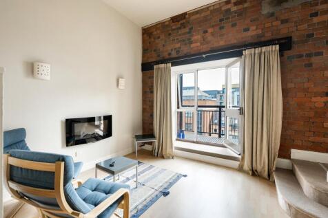 Living room ()