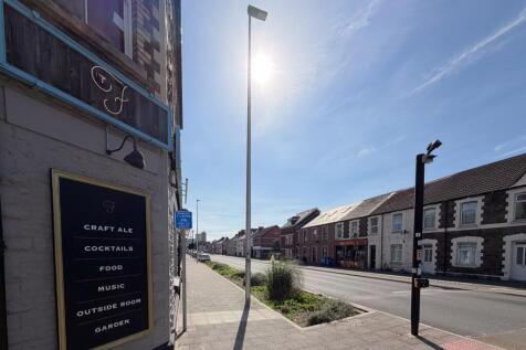 Call 02920 668585 to secure your viewing _23