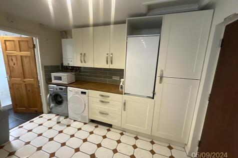 Kitchen (2)