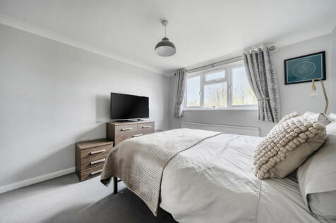 1383920-6-691f3b9...