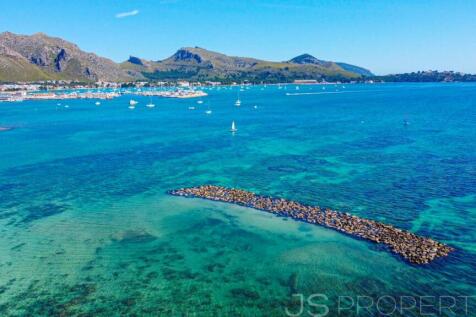 First line apartment for sale in Puerto Pollensa 