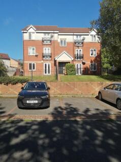2 bed flat to rent Mallard Court, Bradford BD8 0N