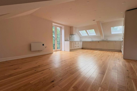 Mill Pool Close, Woodley, Stockport photo 3