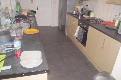 St. Peters Road, Reading, Berkshire, RG6 photo 5