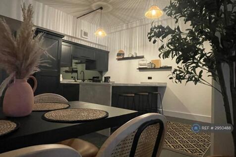 4 Person Dining Table 