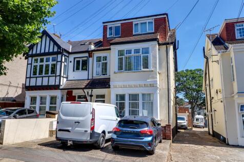 Westcliff-on-sea, SS0 - property photo